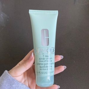 CLINIQUE 7day scrub cream rinse-off formula